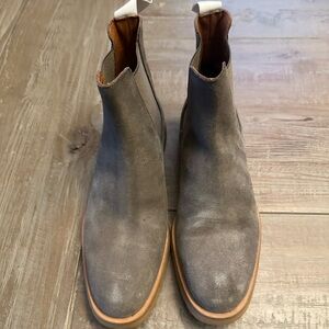 Common Projects Woman Warm Grey Suede Chelsea Boots - NWT and Box Size 36